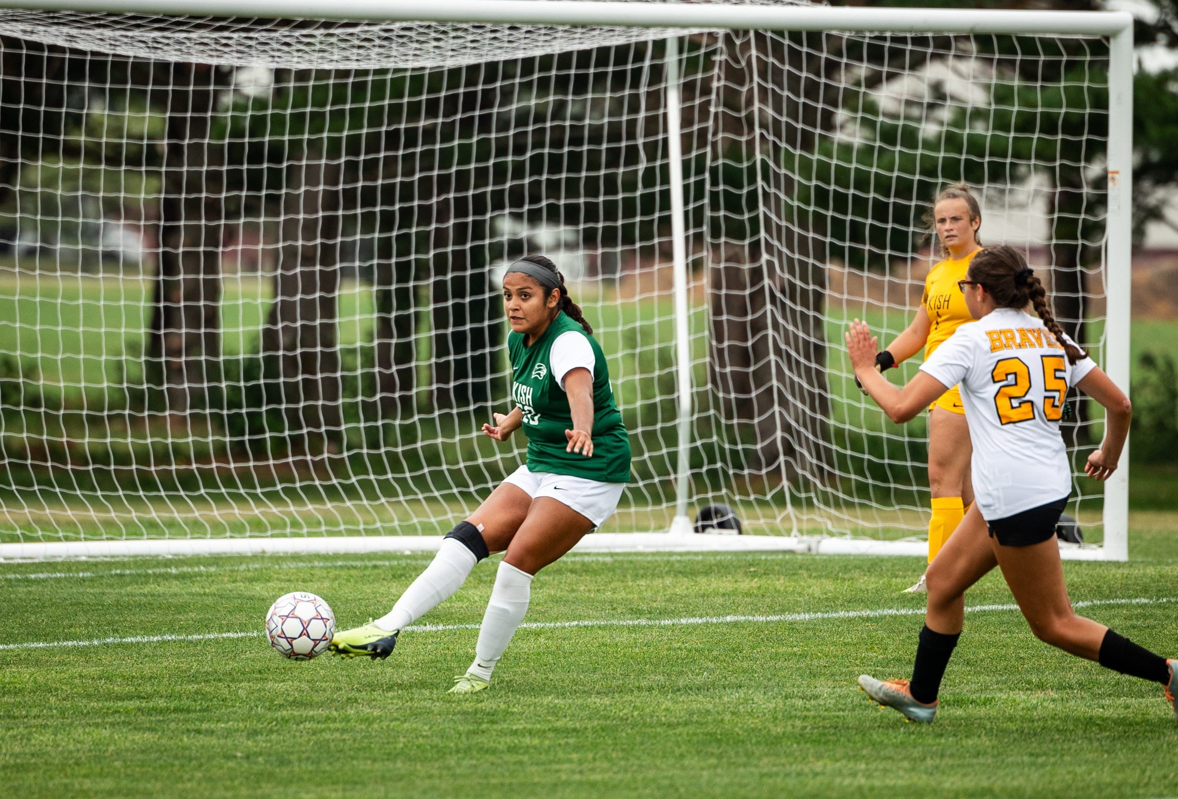 Milan signs with St Xavier University